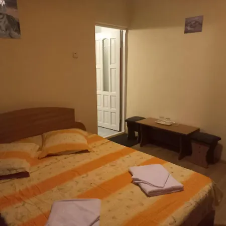 Casa Elenisse Gasthuis Două Mai
